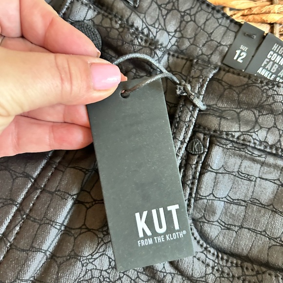 NWT. Kut from the Kloth. Black embossed jeans size 12. - Picture 3 of 5